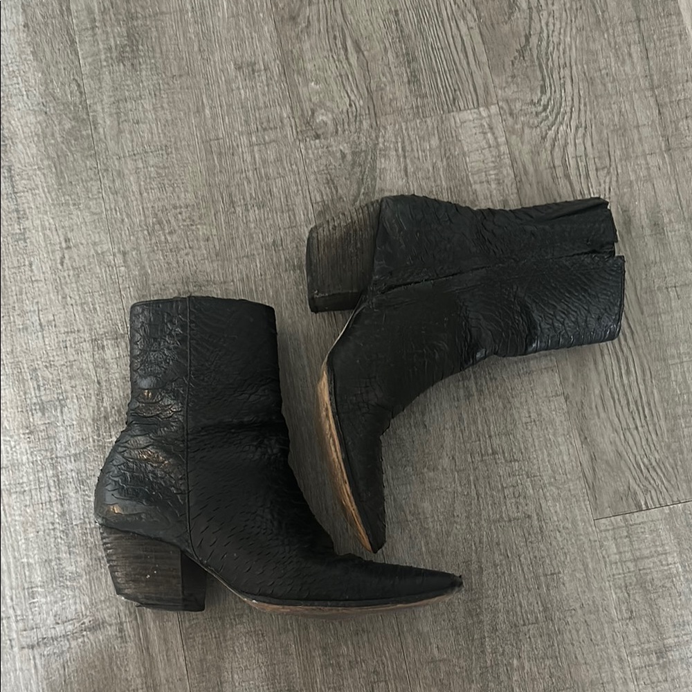 Matisse Black Ankle Booties with Textured Leather